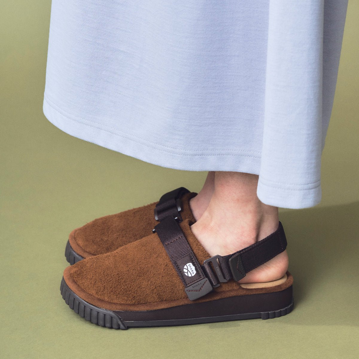 SHAKA クロッグサンダル SNUG CLOG HAIRY SUEDE メンズ/レディース 