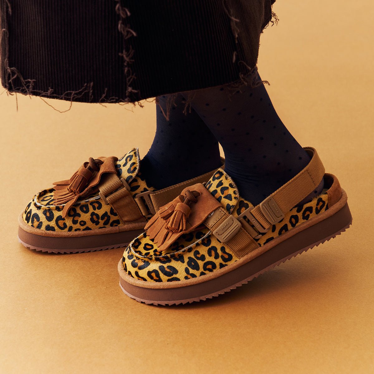 【予約/9月下旬入荷予定】 SHAKA キルトタッセル付きミュールサンダルMOC MULE TASSEL COWHAIR [メンズ/レディース][2026 秋冬] SK-339 - SHAKA(シャカ)公式オンラインストア