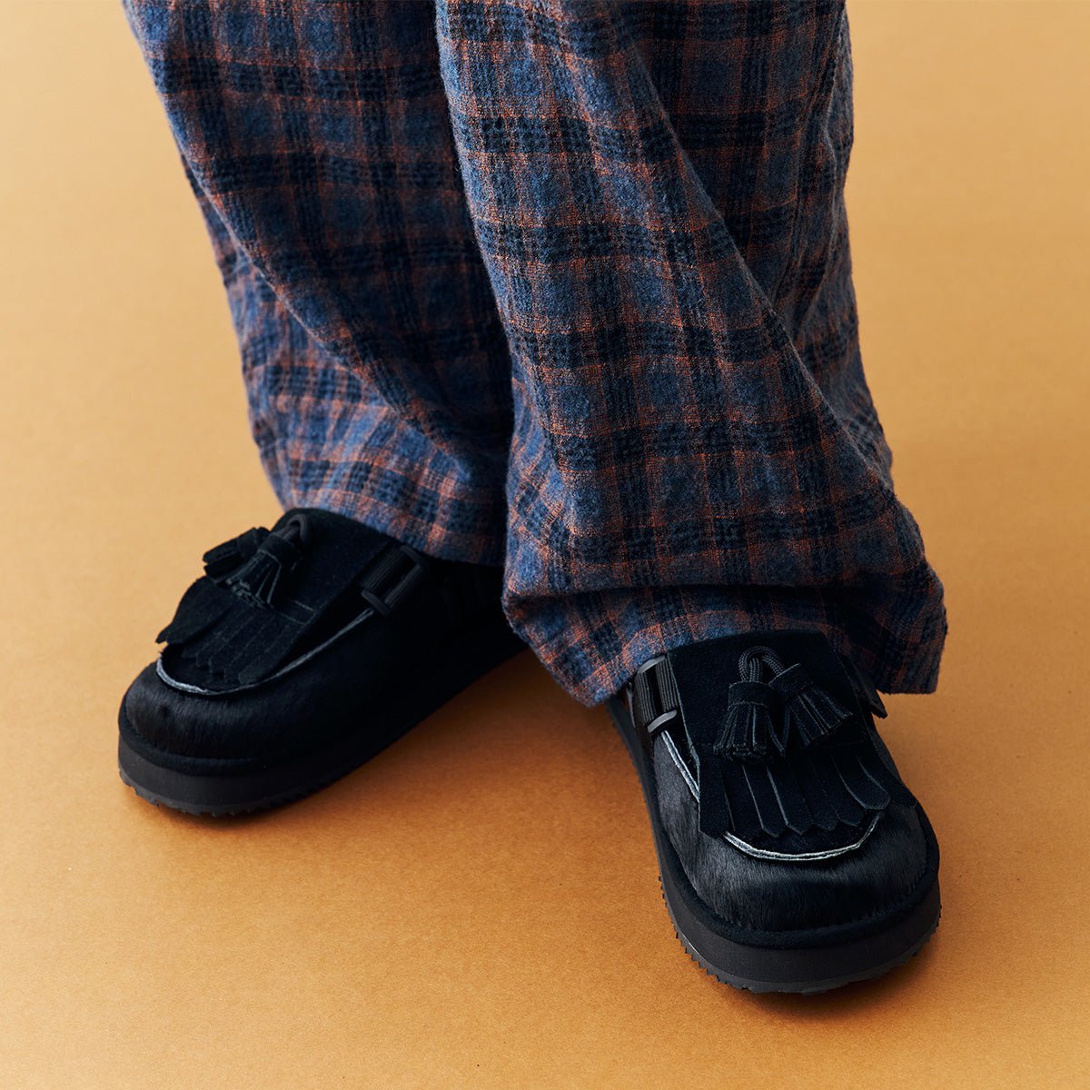 【予約/9月下旬入荷予定】 SHAKA キルトタッセル付きミュールサンダルMOC MULE TASSEL COWHAIR [メンズ/レディース][2026 秋冬] SK-339 - SHAKA(シャカ)公式オンラインストア