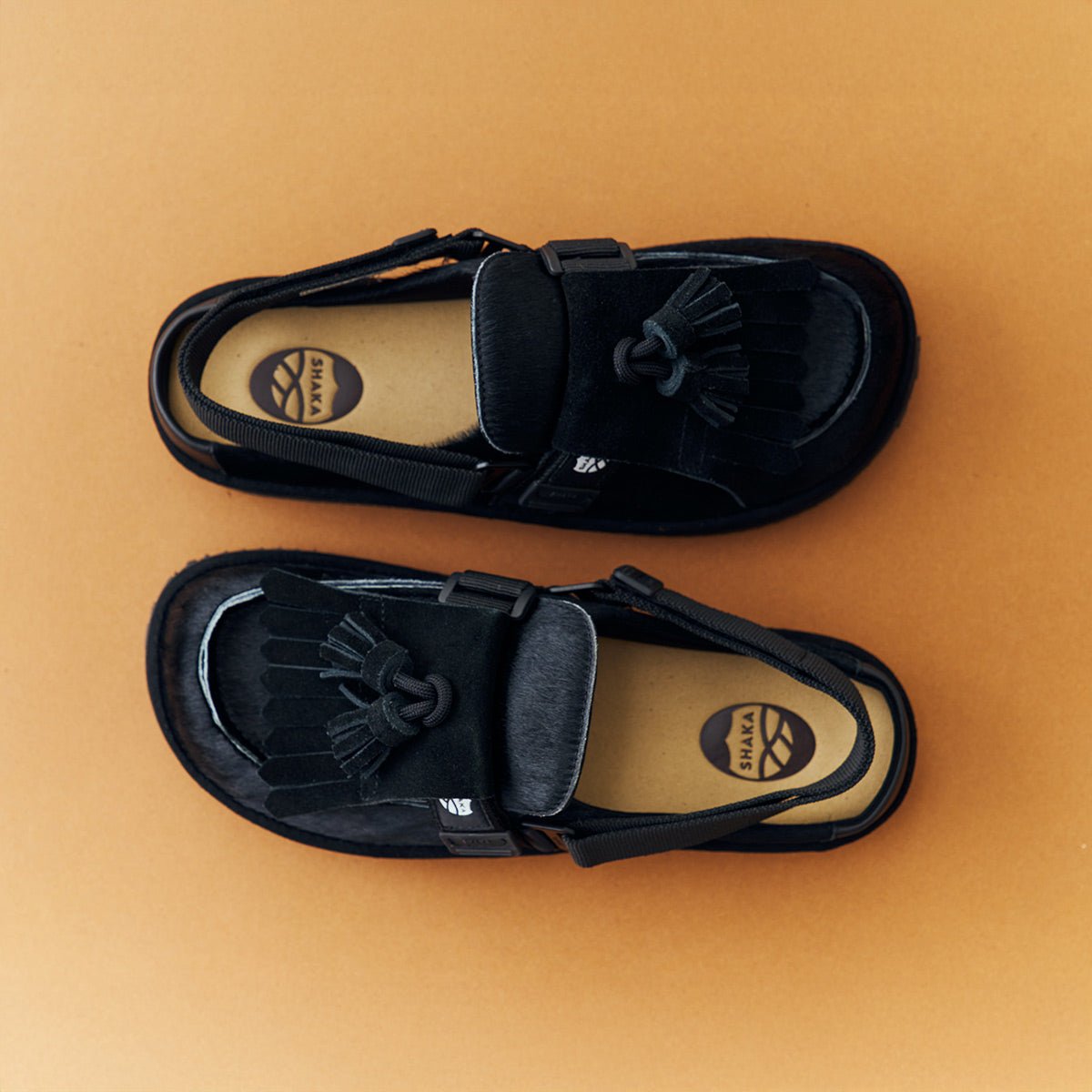 【予約/9月下旬入荷予定】 SHAKA キルトタッセル付きミュールサンダルMOC MULE TASSEL COWHAIR [メンズ/レディース][2026 秋冬] SK-339 - SHAKA(シャカ)公式オンラインストア