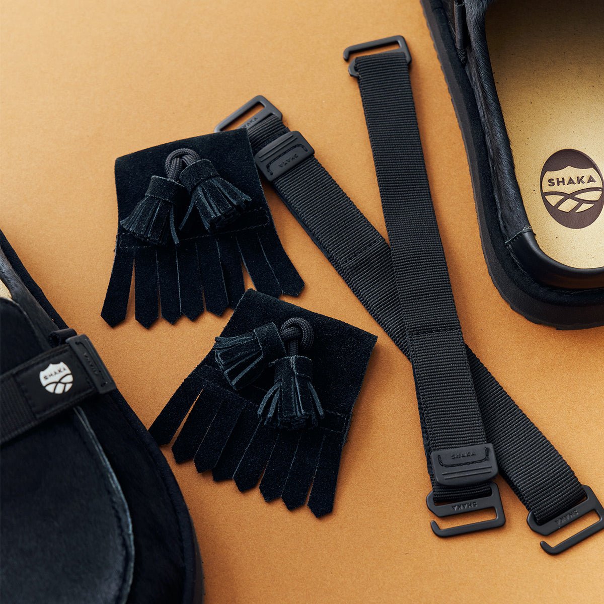 【予約/9月下旬入荷予定】 SHAKA キルトタッセル付きミュールサンダルMOC MULE TASSEL COWHAIR [メンズ/レディース][2026 秋冬] SK-339 - SHAKA(シャカ)公式オンラインストア