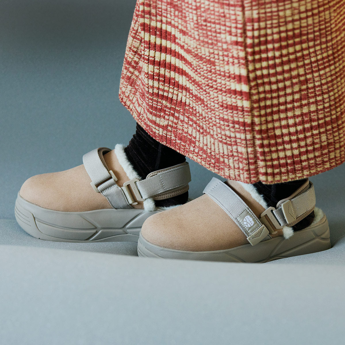 SHAKA 厚底クロッグサンダルSNUG CLOG MOUTON CHUNKY [レディース][2025 秋冬] SK-300