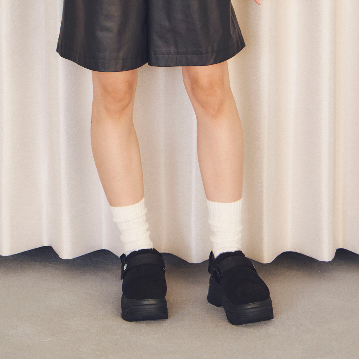 SHAKA 厚底クロッグサンダルSNUG CLOG MOUTON CHUNKY [レディース][2025 秋冬] SK-300