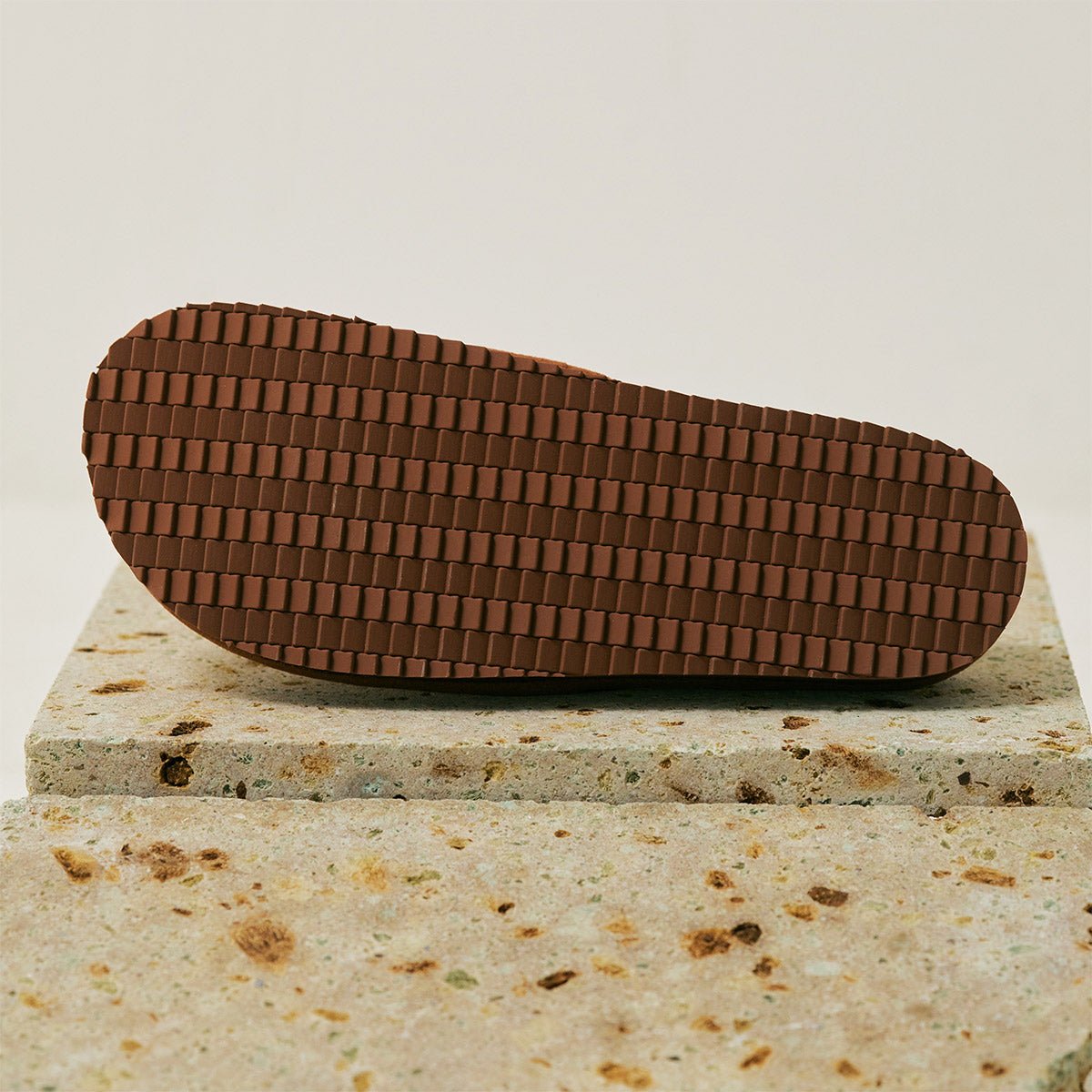 SHAKA キルトタッセル付きミュールサンダルMOC MULE TASSEL COWHAIR [メンズ/レディース][2025 秋冬] SK - 339 - SHAKA(シャカ)公式オンラインストア