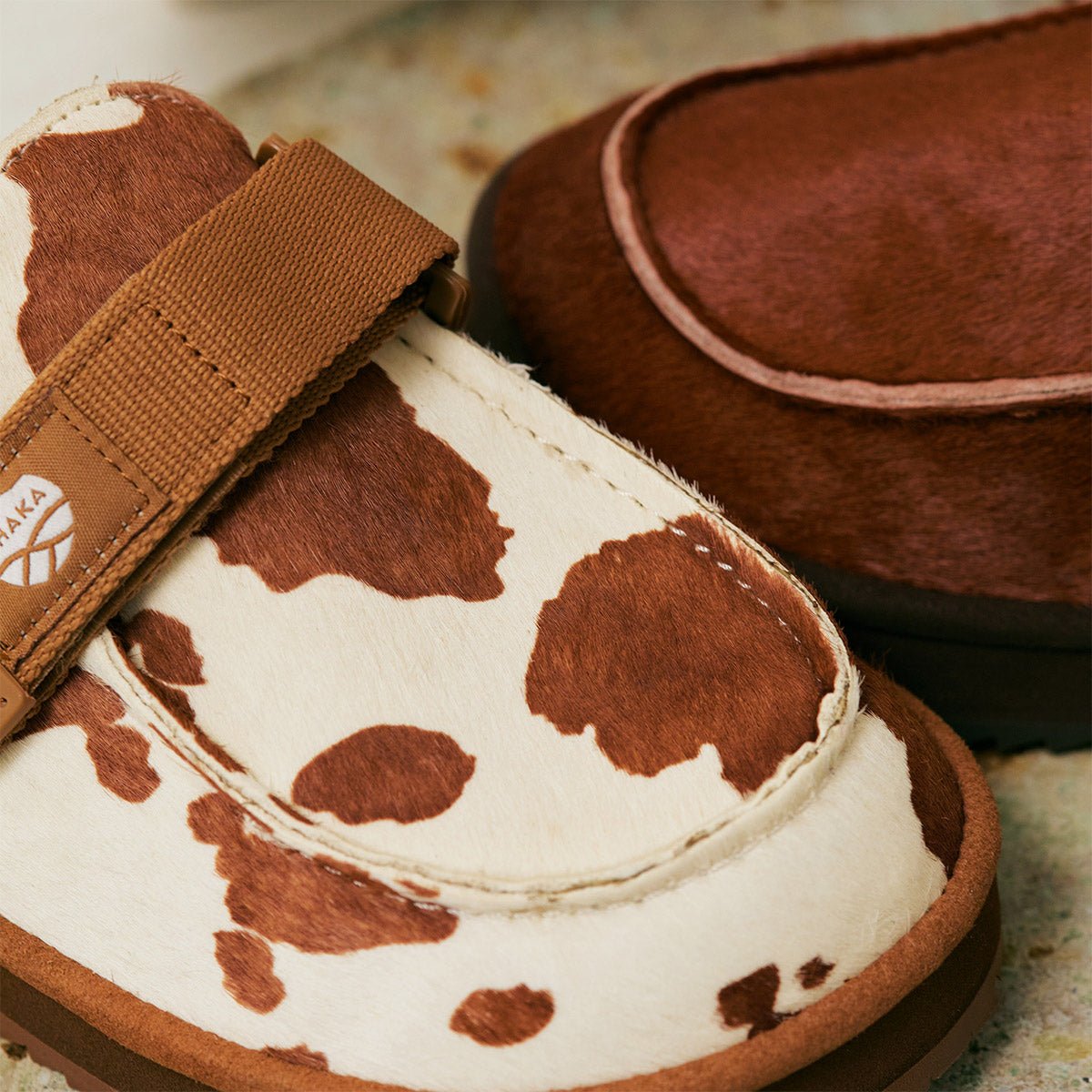 SHAKA キルトタッセル付きミュールサンダルMOC MULE TASSEL COWHAIR [メンズ/レディース][2025 秋冬] SK - 339 - SHAKA(シャカ)公式オンラインストア