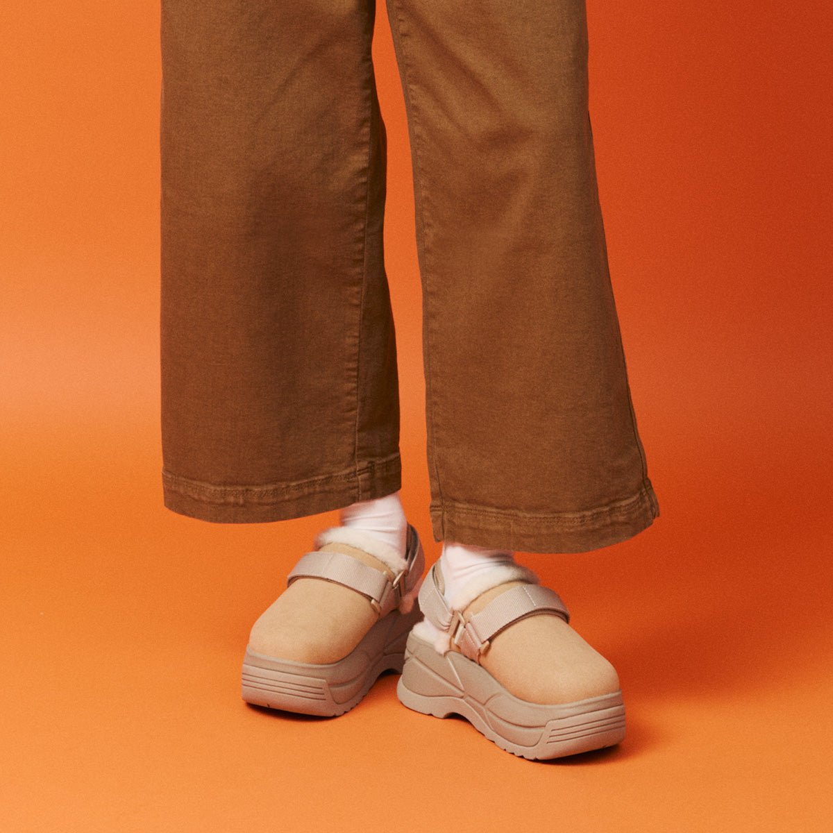 SHAKA 厚底クロッグサンダルSNUG CLOG MOUTON CHUNKY [レディース][2025 秋冬] SK - 300 - SHAKA(シャカ)公式オンラインストア