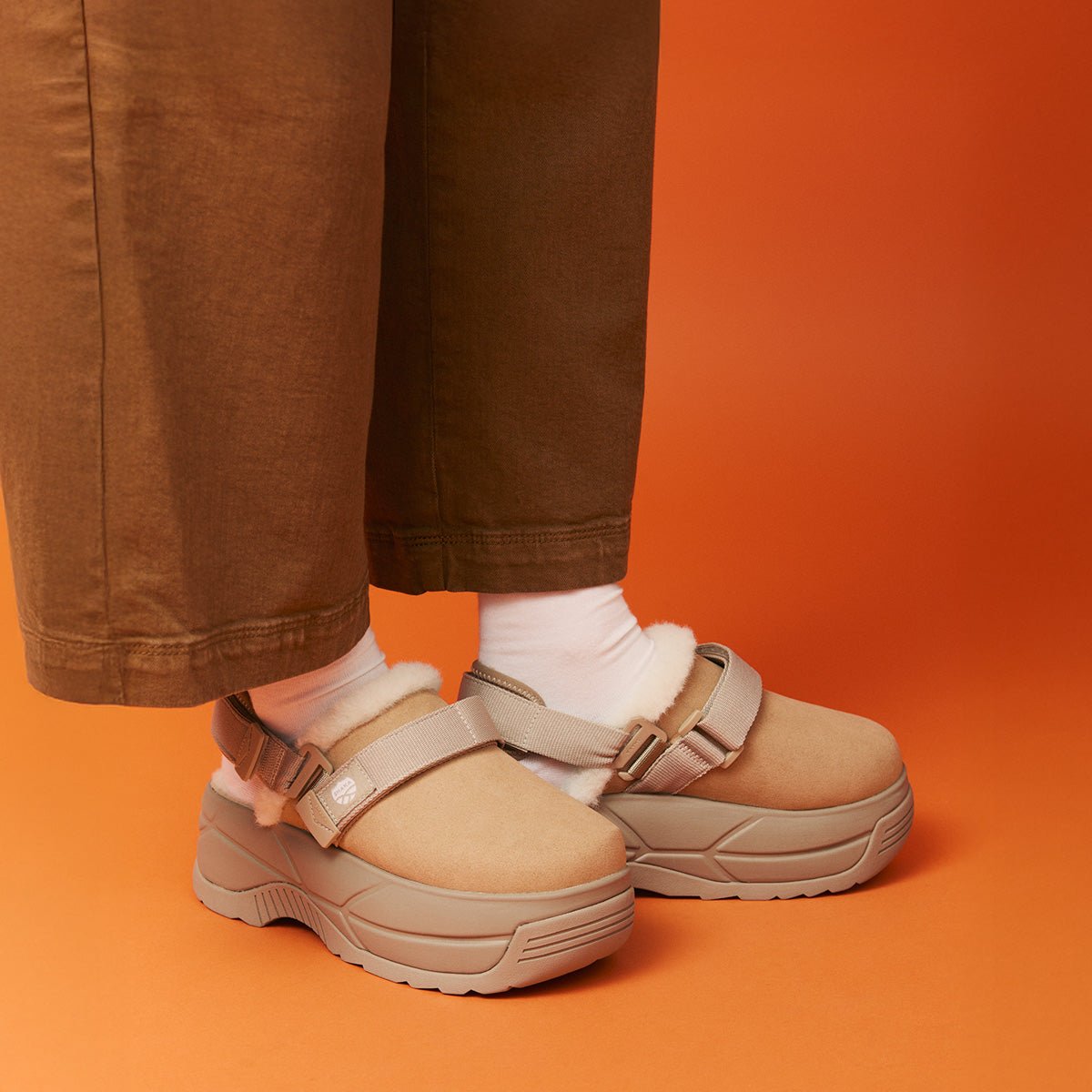 SHAKA 厚底クロッグサンダルSNUG CLOG MOUTON CHUNKY [レディース][2025 秋冬] SK - 300 - SHAKA(シャカ)公式オンラインストア